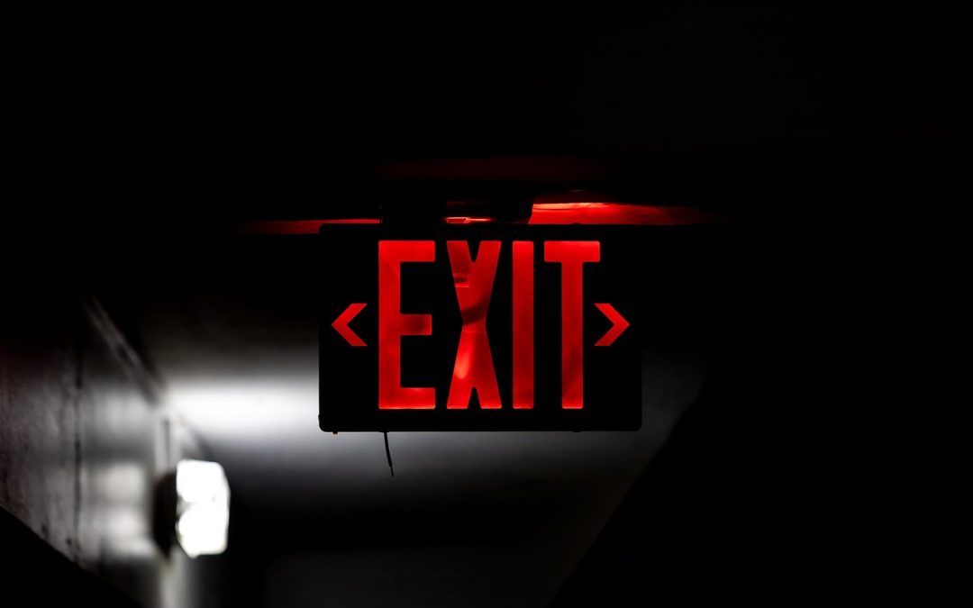 Dinas Damkar Banyumas Tangani Pohon Tumbang di Masjid